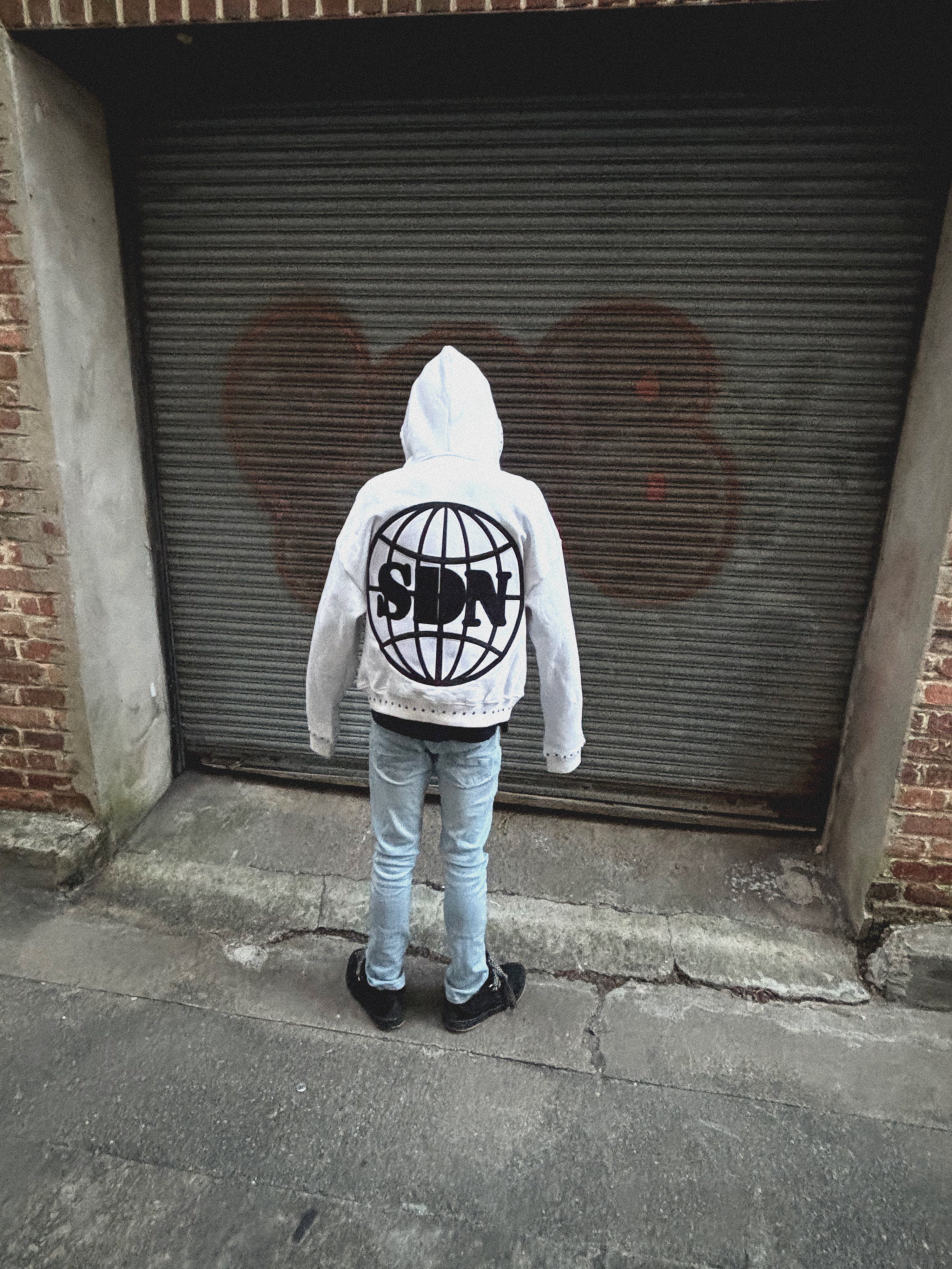 WHITE SDN SWEATER