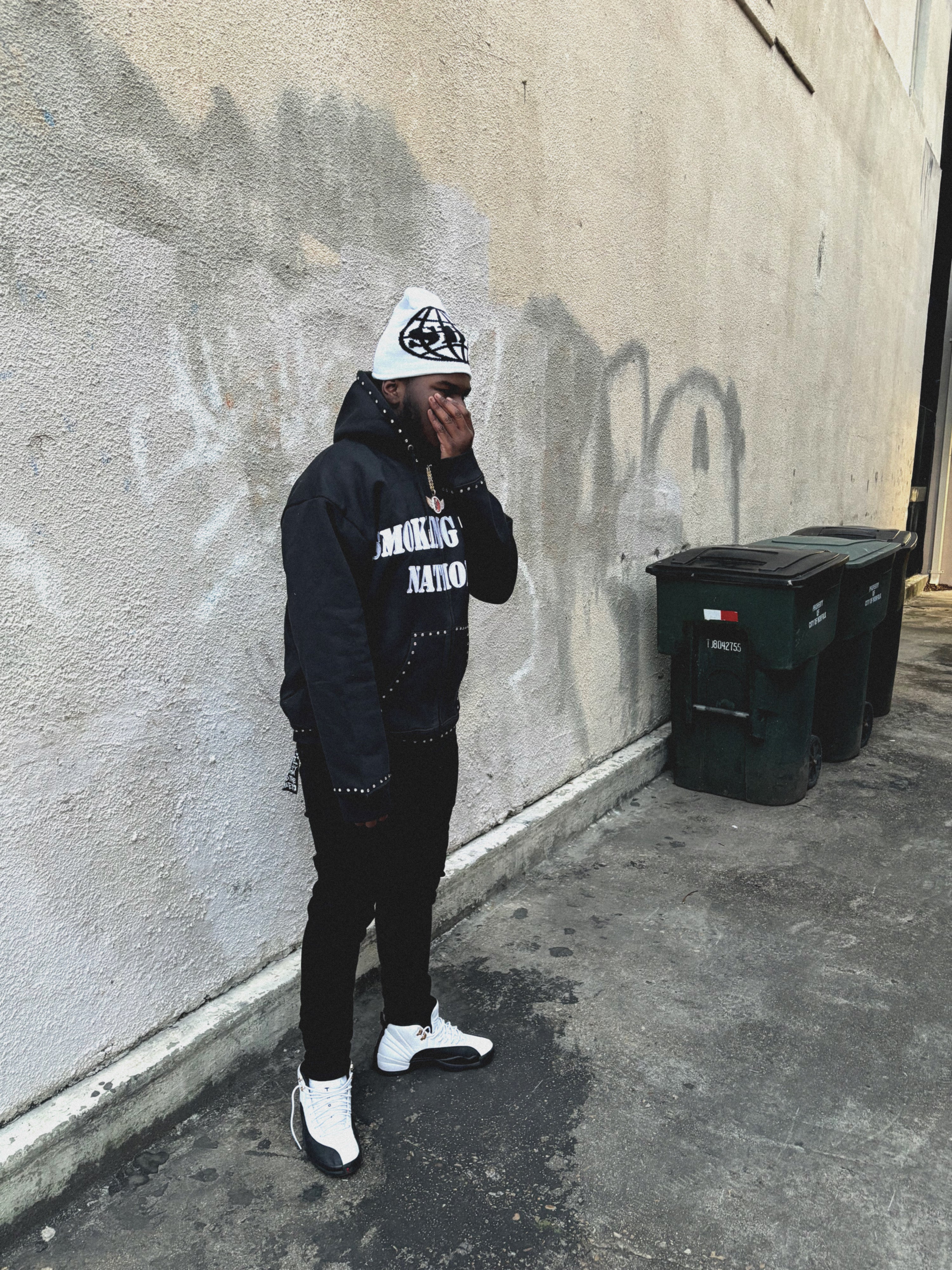 BLACK SDN SWEATER