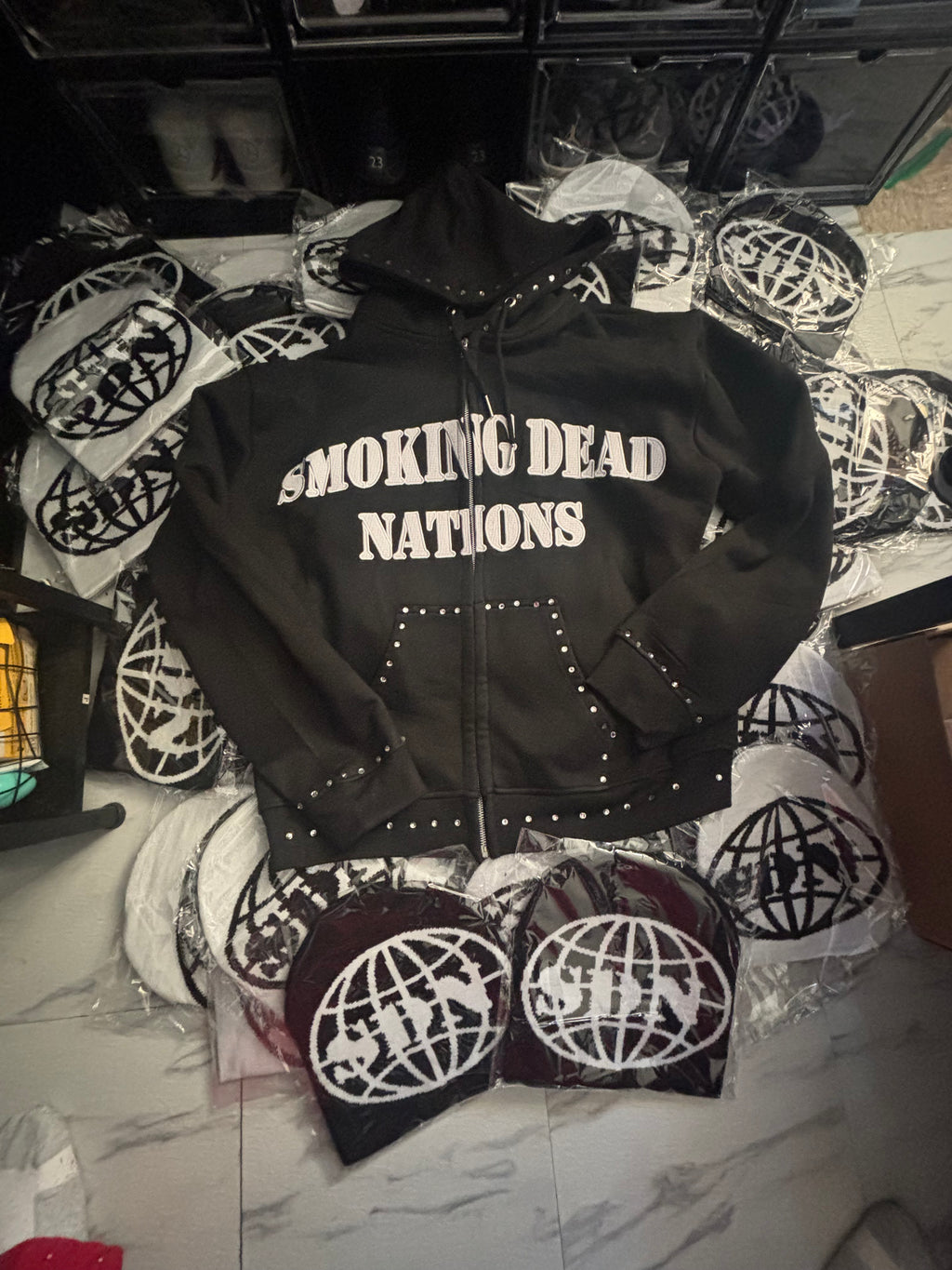BLACK SDN SWEATER